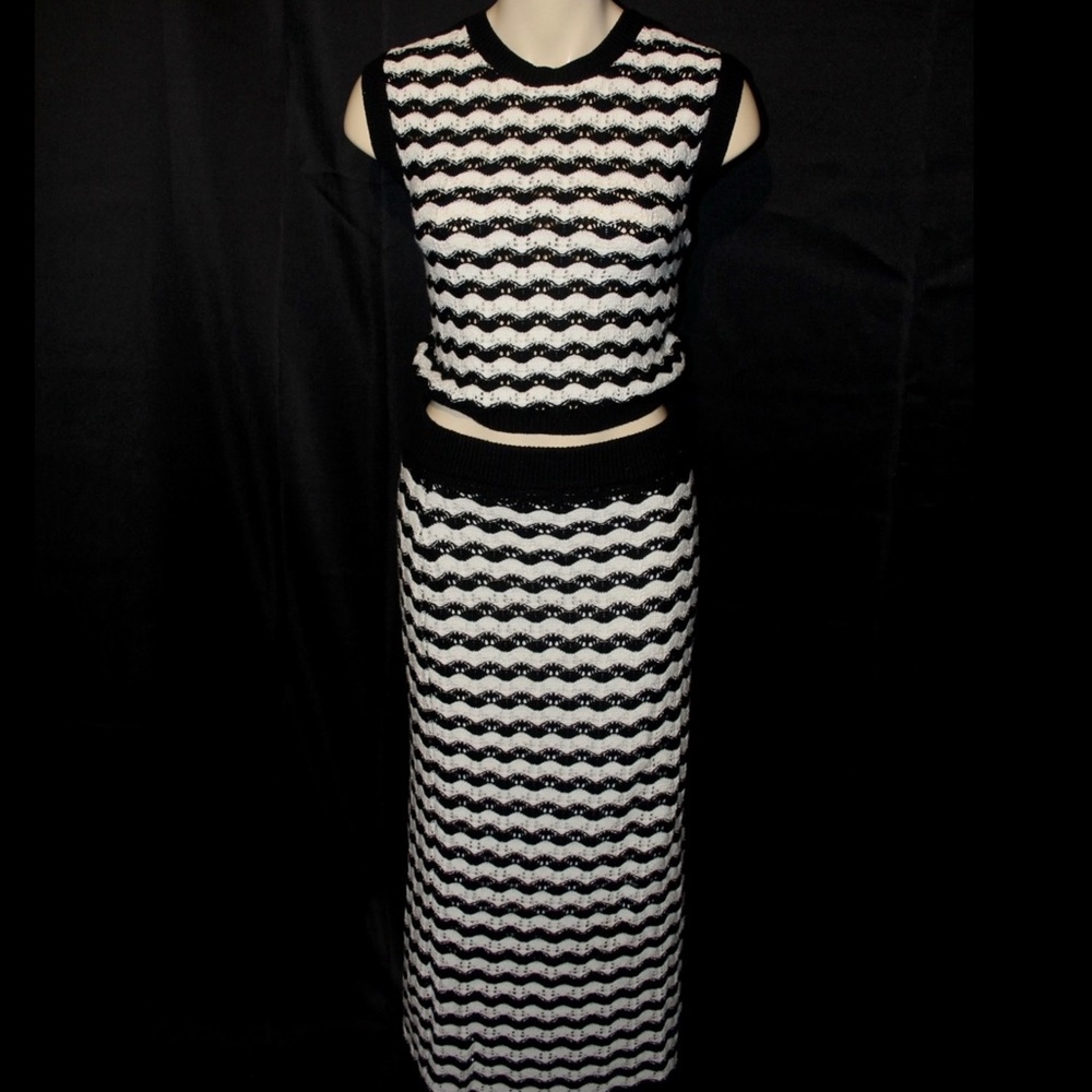 NEW!! Jessica Simpson Black & White Knit Set